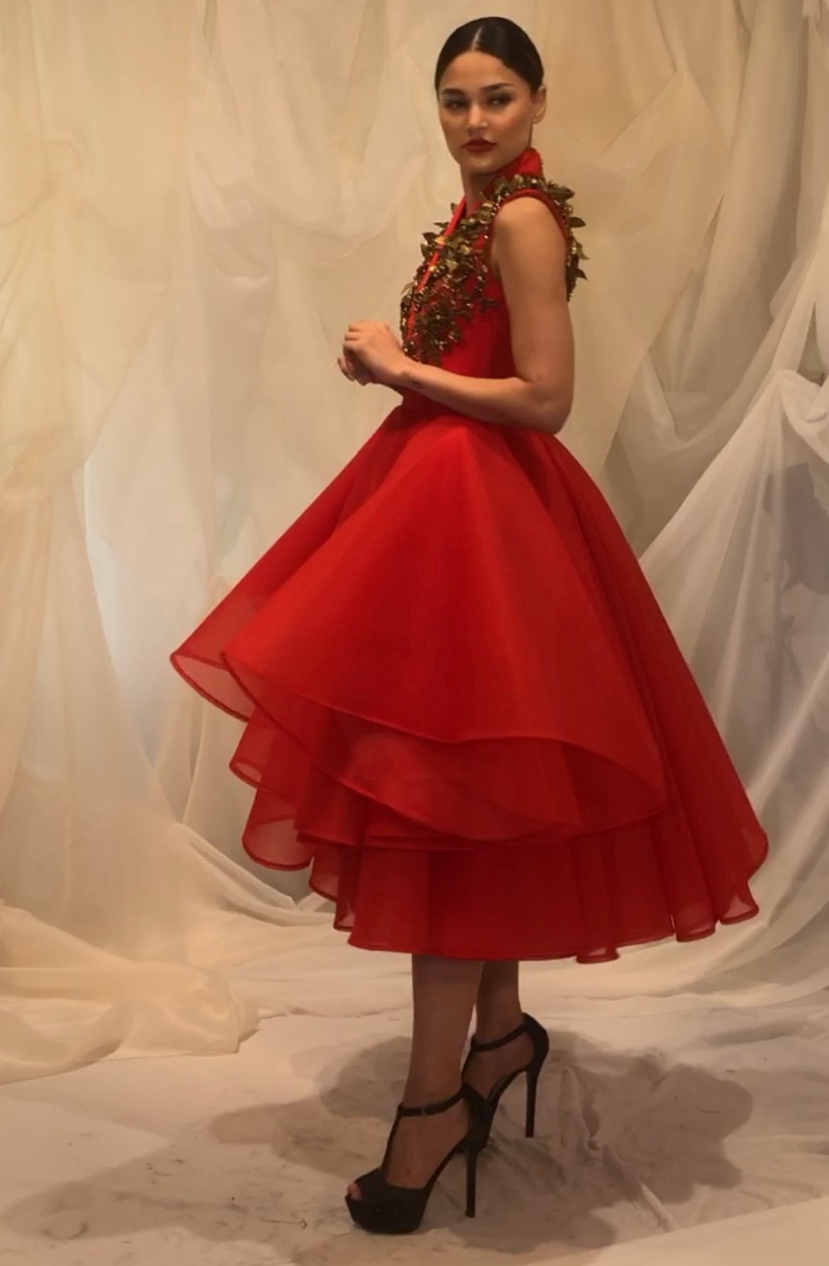 Red short