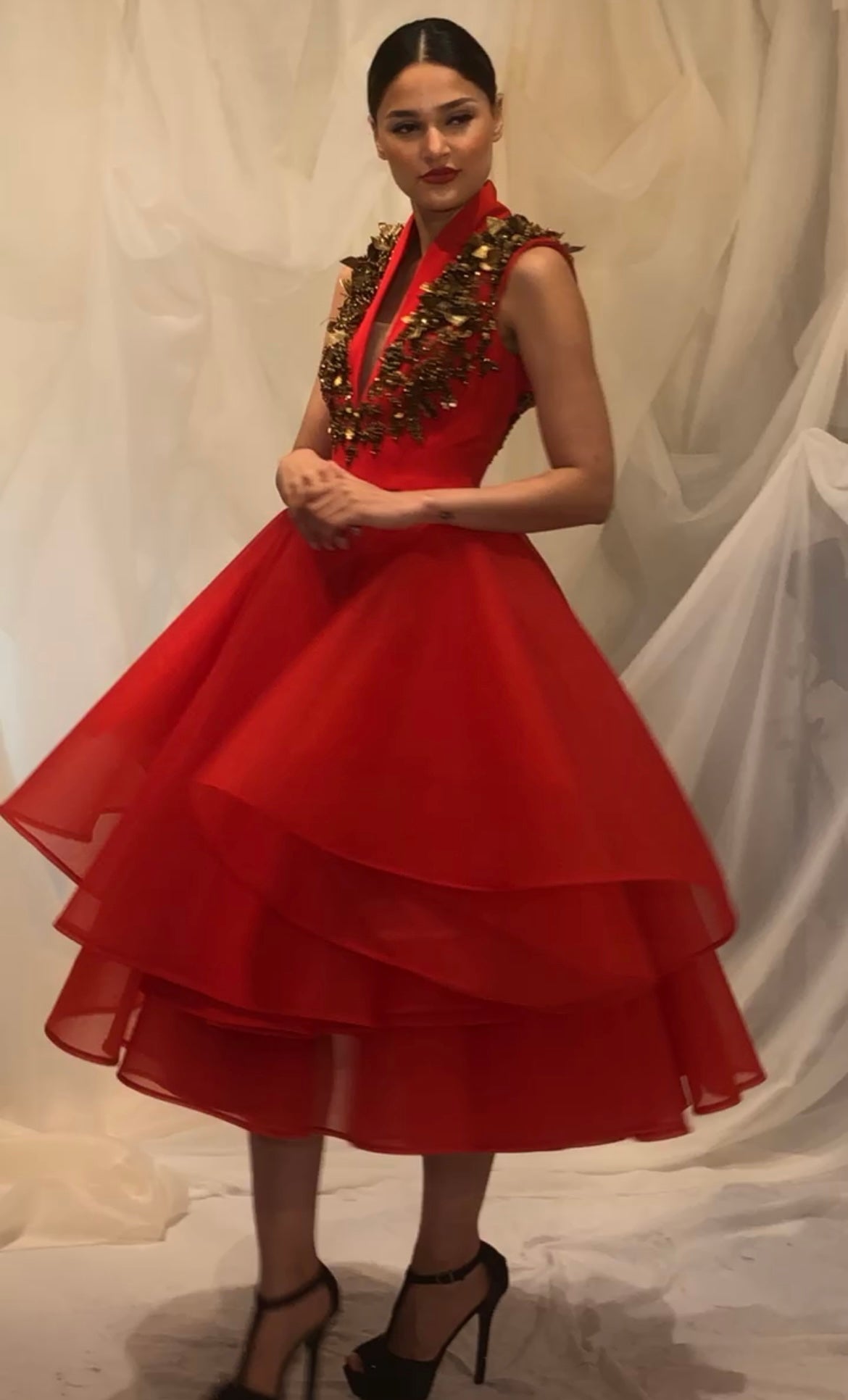 Red short